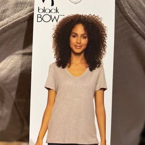 Black Bow vneck short sleeve cream t-shirt